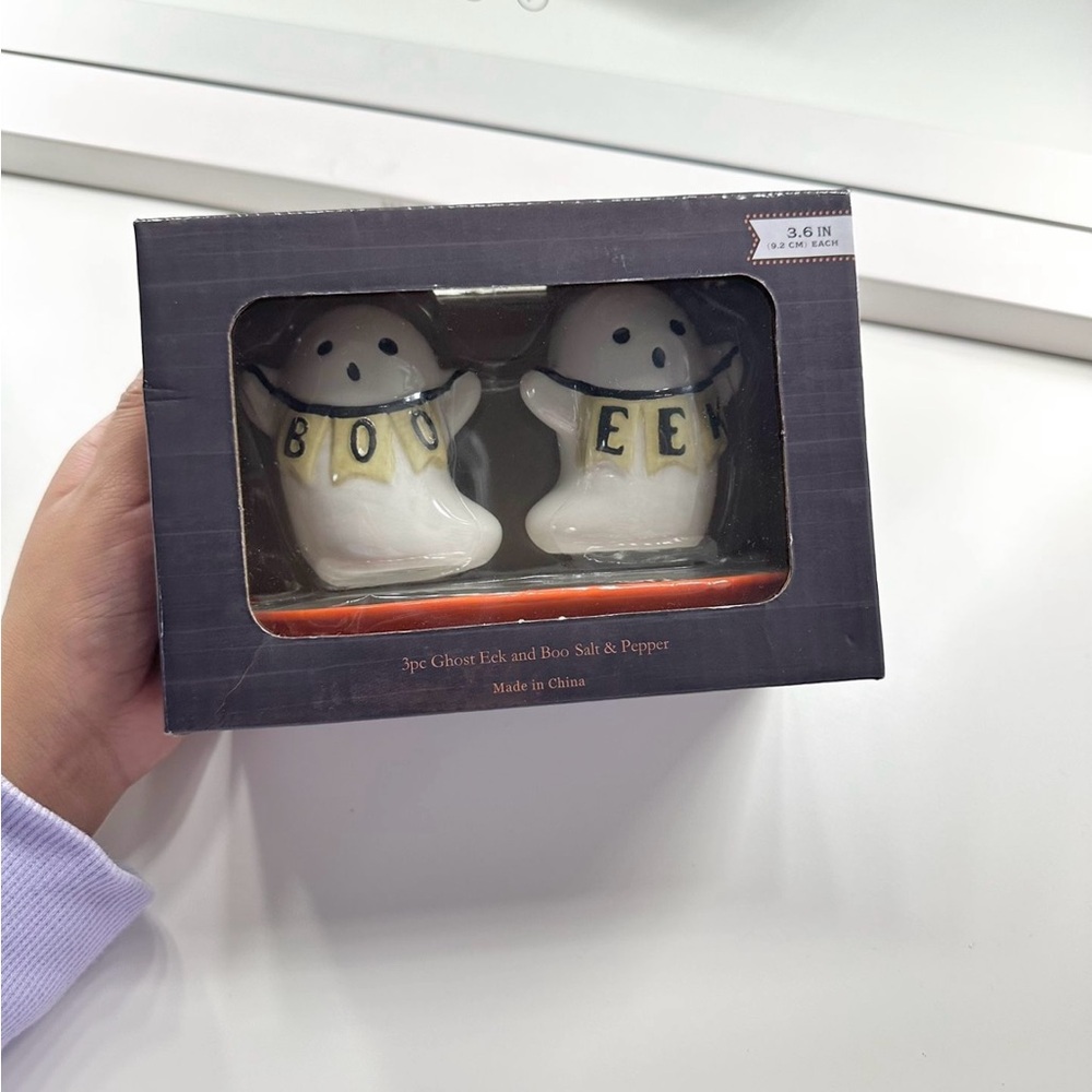 Jack-O-Lantern Lane Ghost Salt Shakers